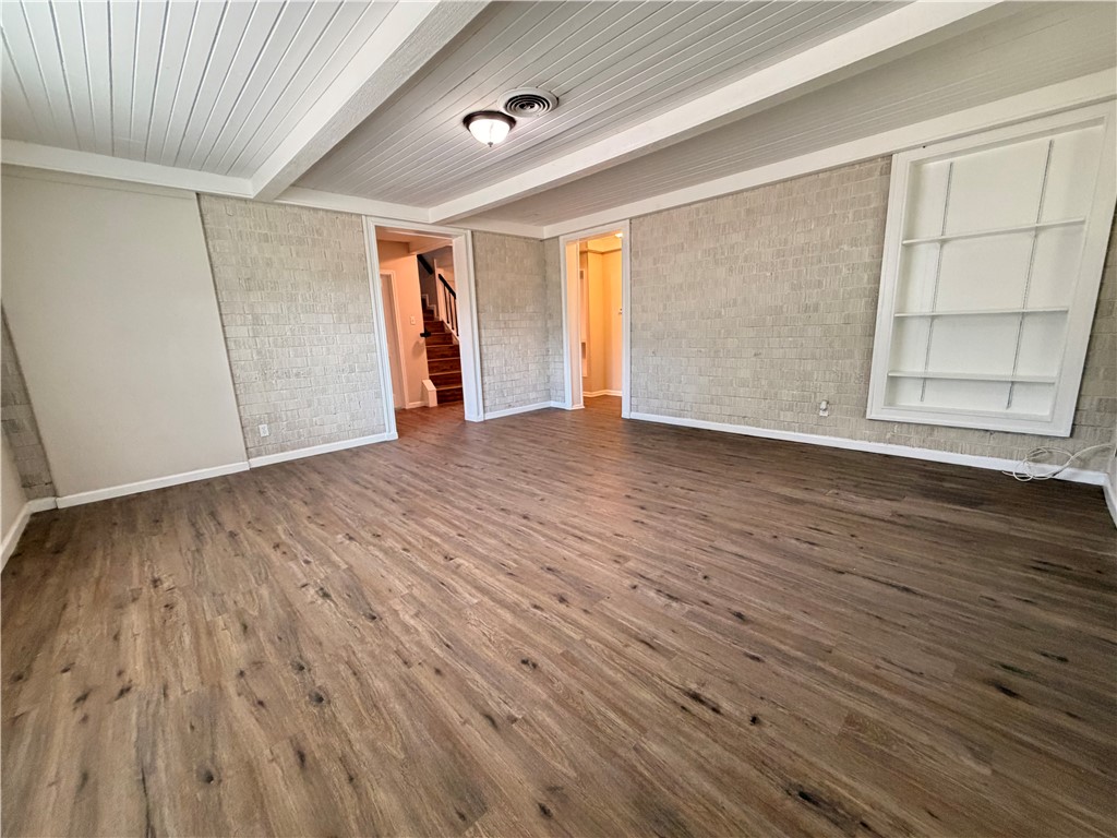 11150 Up River Property Photo 4