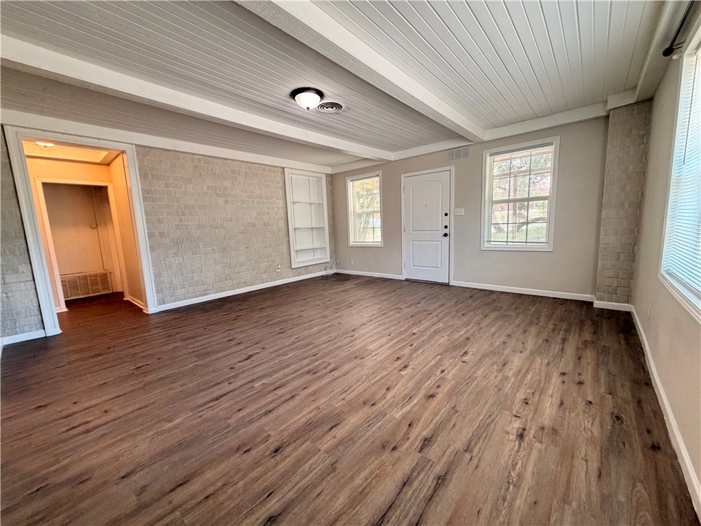 11150 Up River Property Photo 5