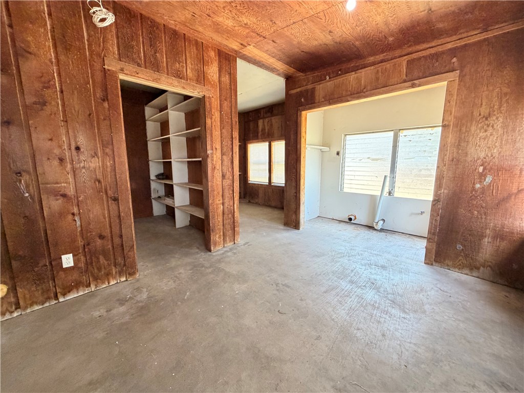 11150 Up River Property Photo 36