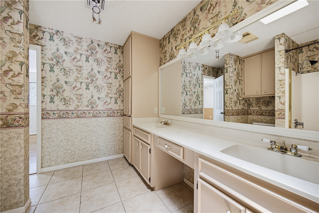 14732 Prairie Creek Dr Property Photo 15