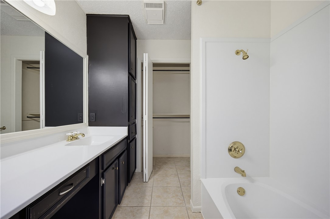 14732 Prairie Creek Dr Property Photo 20