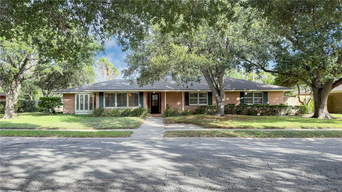 414 Barracuda Pl Property Photo 1