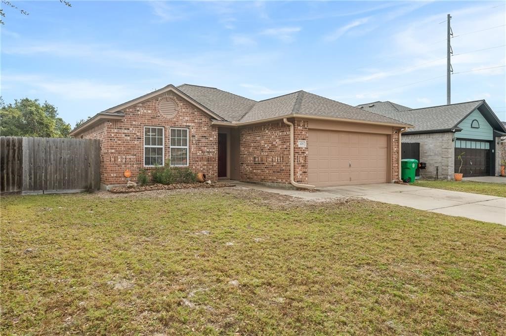 426 Oak Harbor Dr Property Photo 2