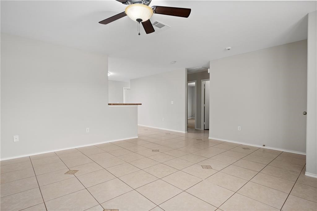 426 Oak Harbor Dr Property Photo 6
