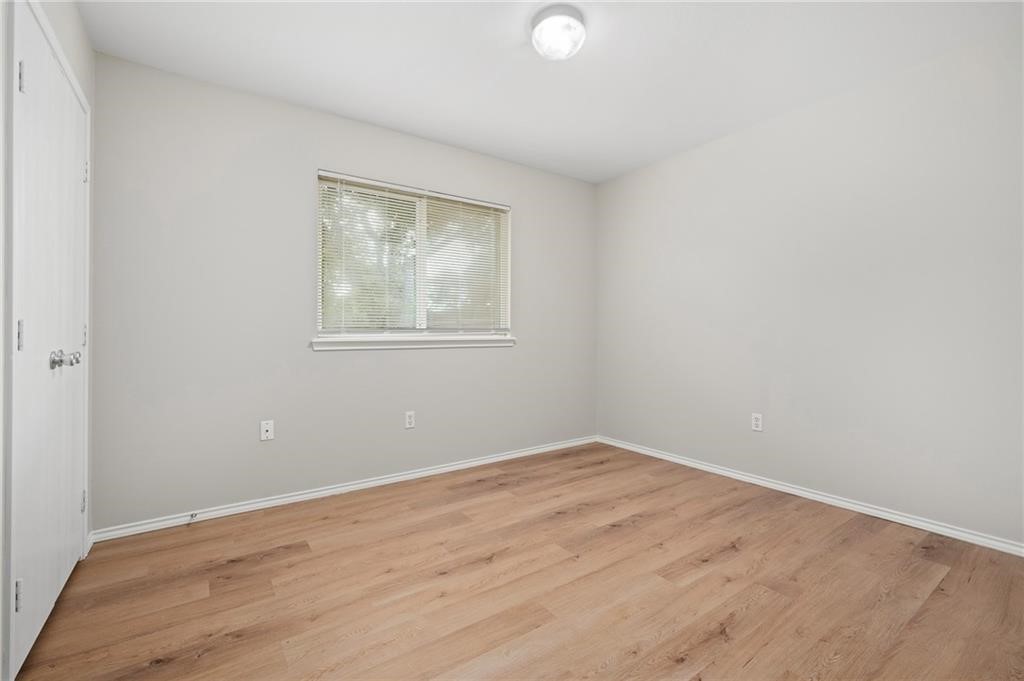 426 Oak Harbor Dr Property Photo 16
