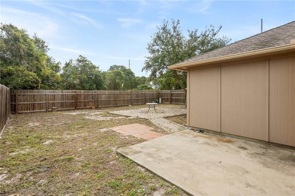 426 Oak Harbor Dr Property Photo 24