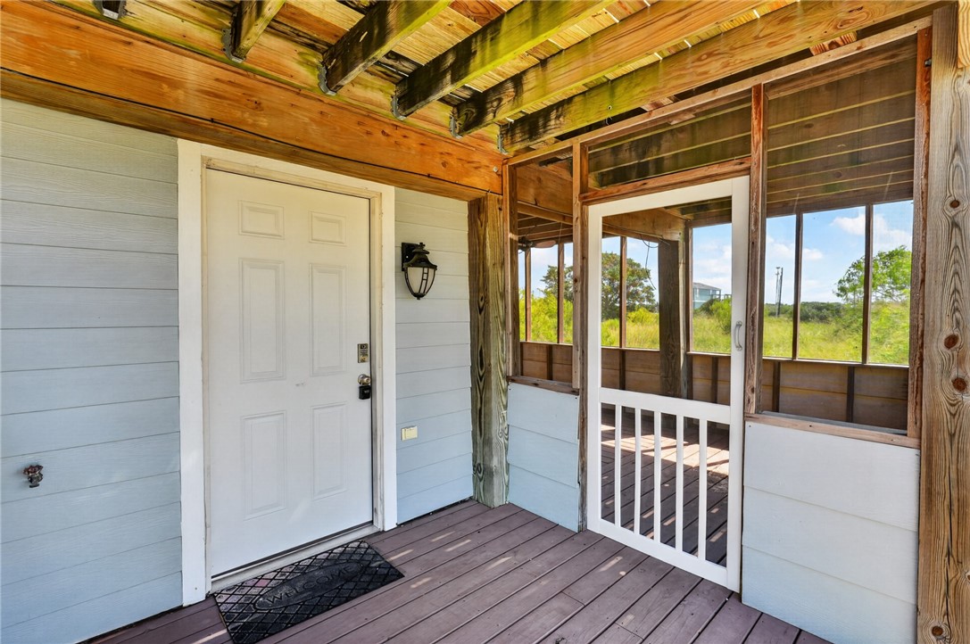 114 W Shady Oak Property Photo 4