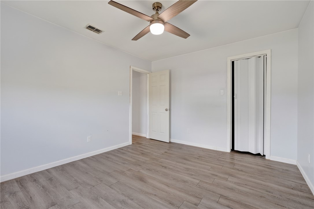 114 W Shady Oak Property Photo 28