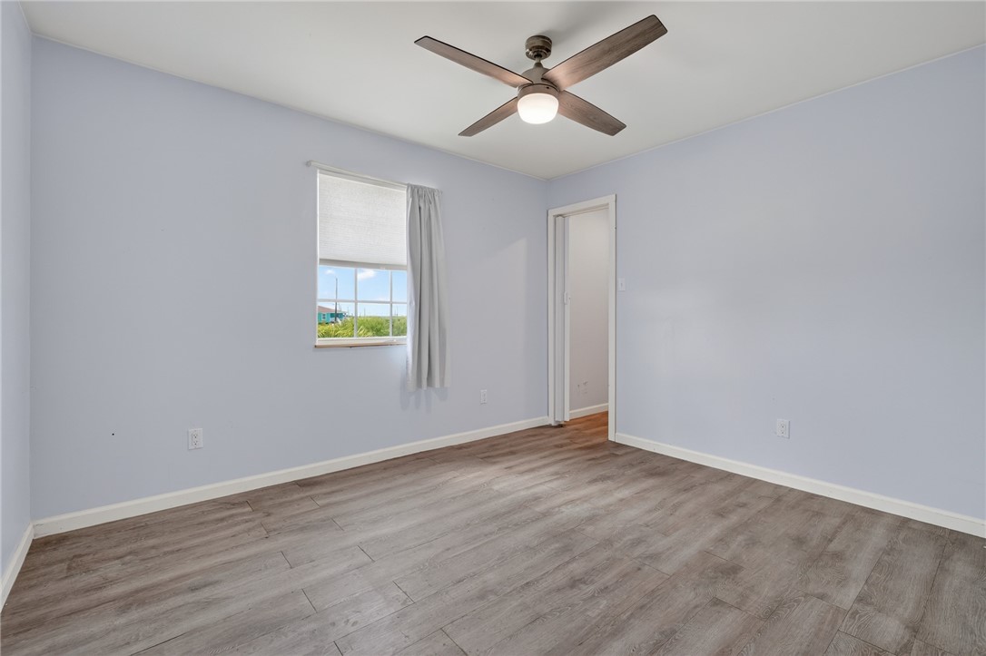 114 W Shady Oak Property Photo 31