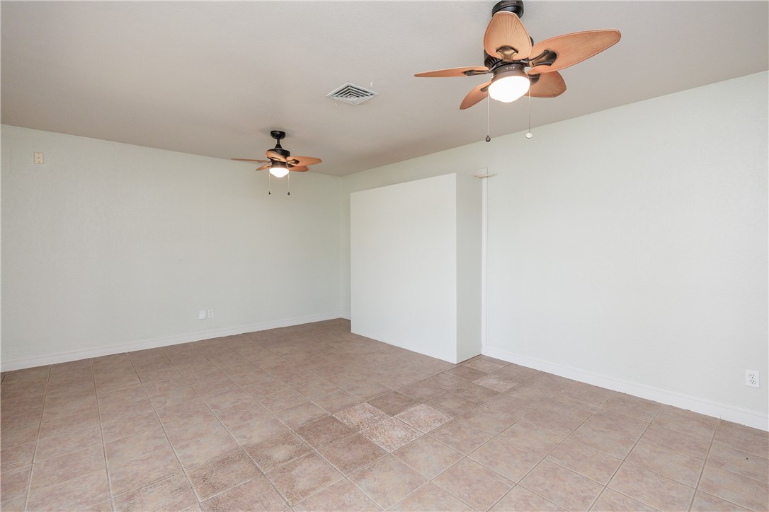 6702 Sahara Dr Property Photo 4