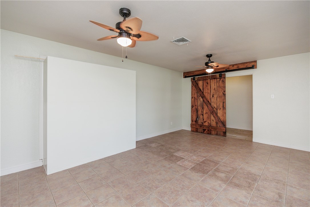 6702 Sahara Dr Property Photo 5