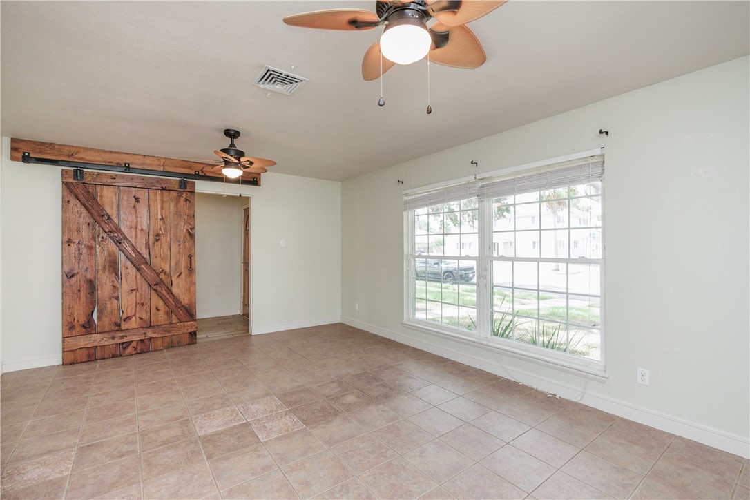 6702 Sahara Dr Property Photo 6