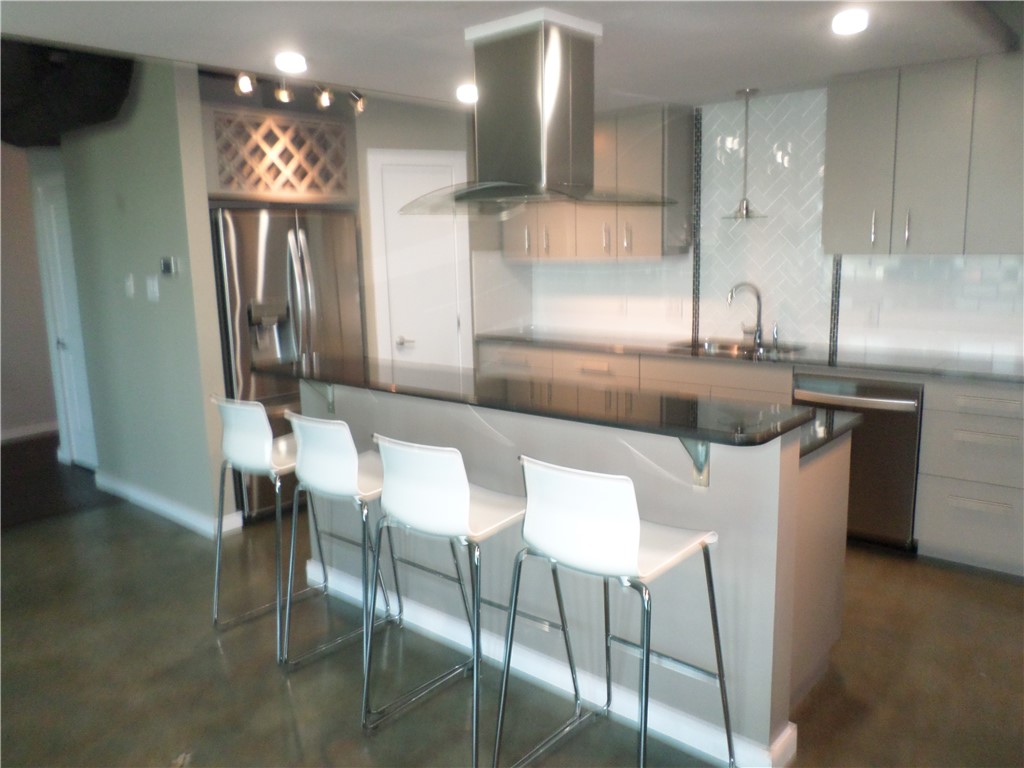 901 N Upper Broadway St 306 Property Photo 4