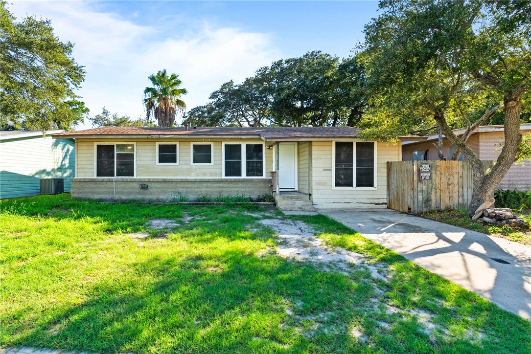 1309 Oak Park Property Photo 1
