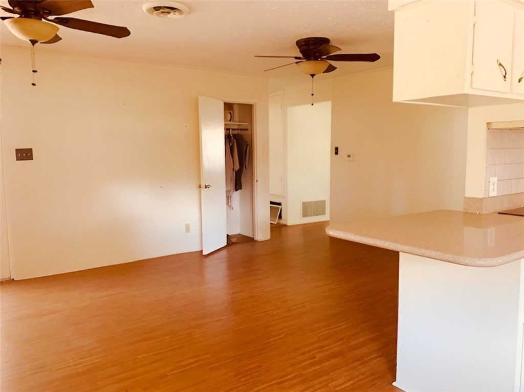 1403 Oriole Property Photo 11