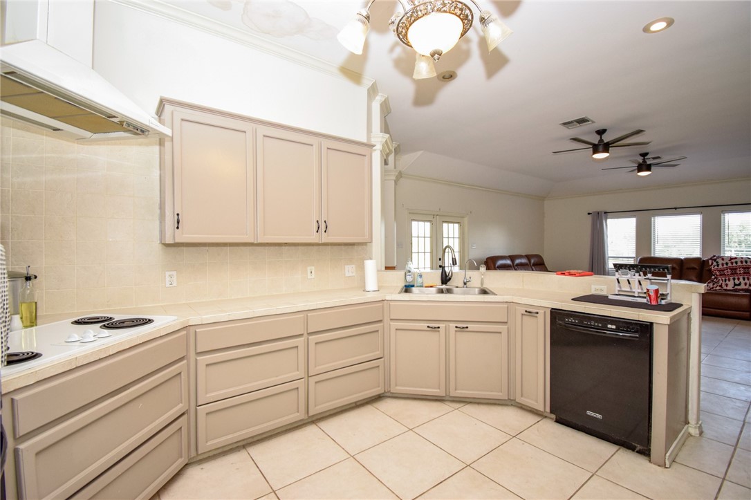 2200 Gabriel Ct Property Photo 6