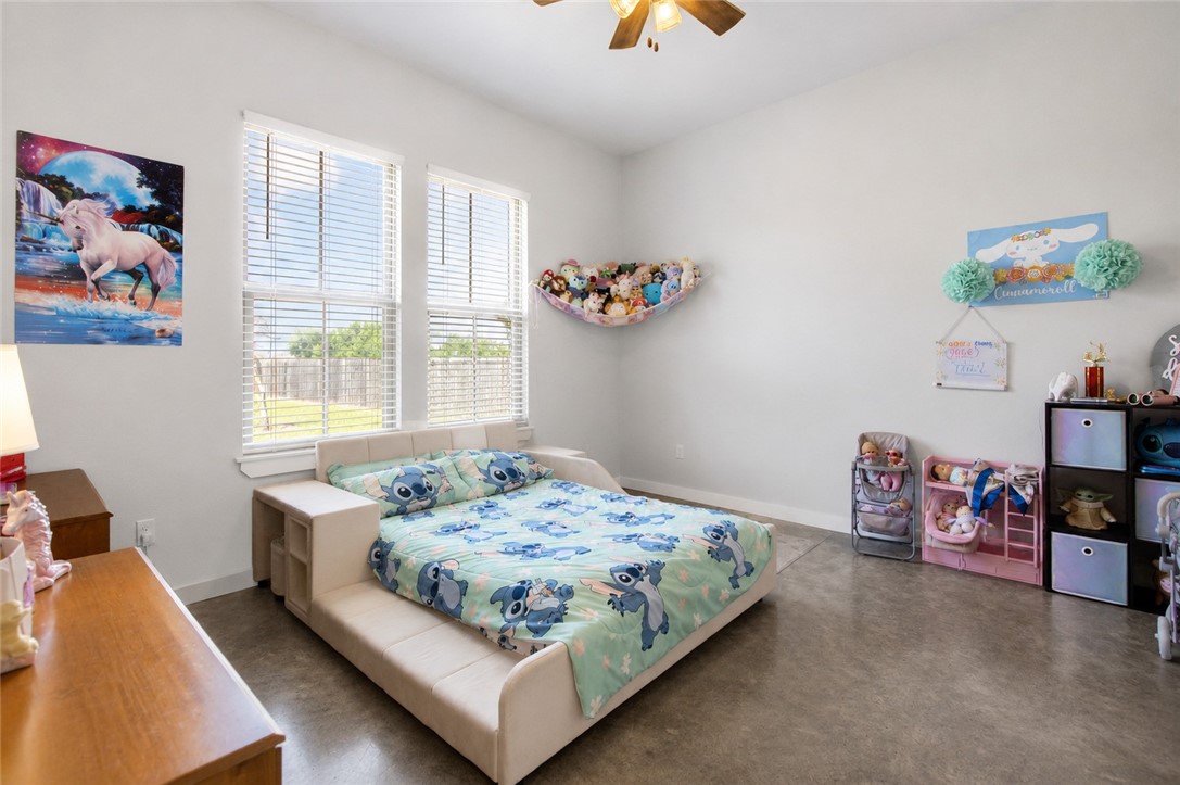 1056 Glenoak Dr Property Photo 32