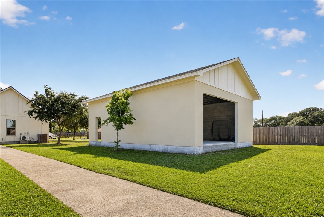 1056 Glenoak Dr Property Photo 39