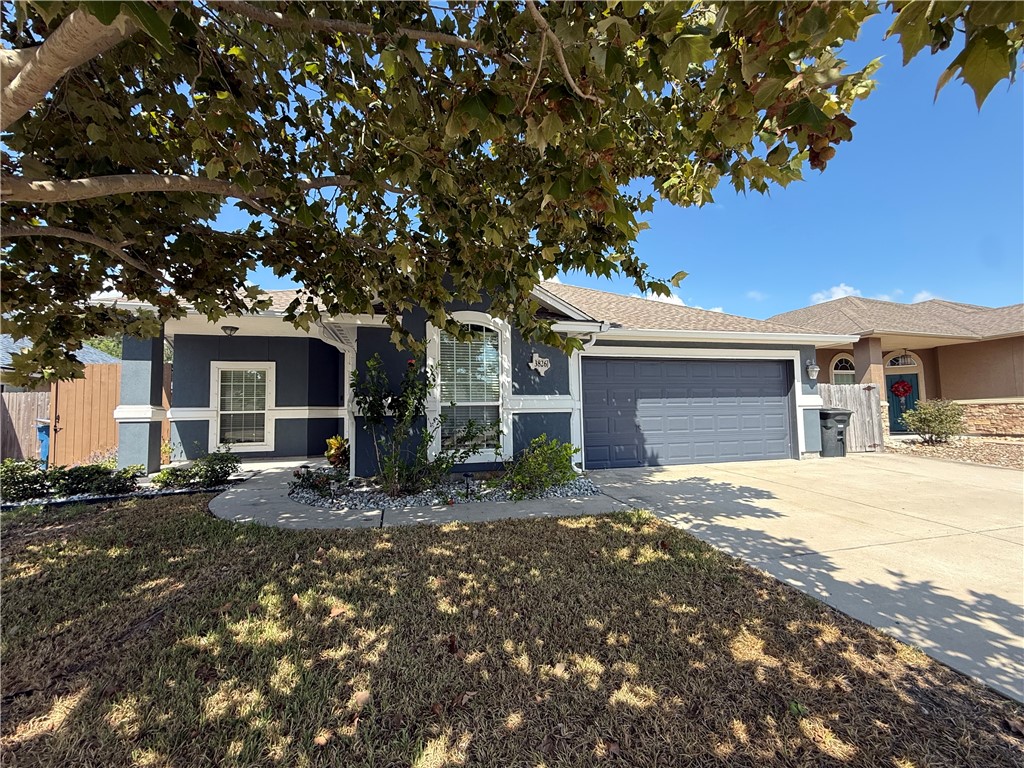 3826 Holland Dr Property Photo 1