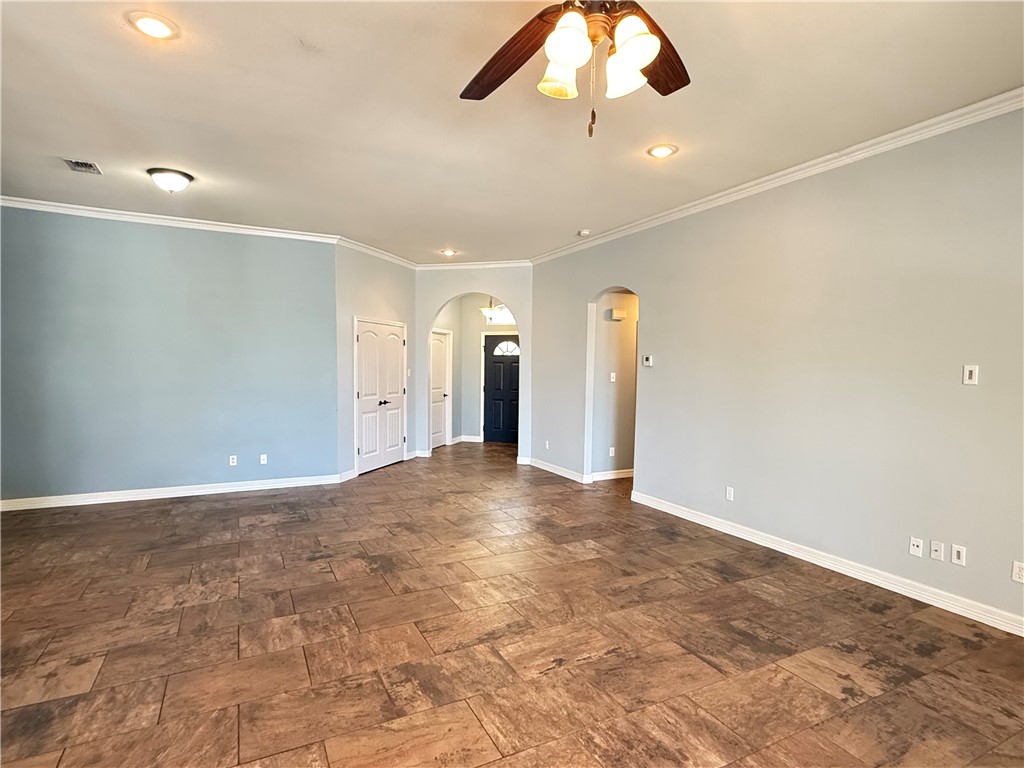 3826 Holland Dr Property Photo 17