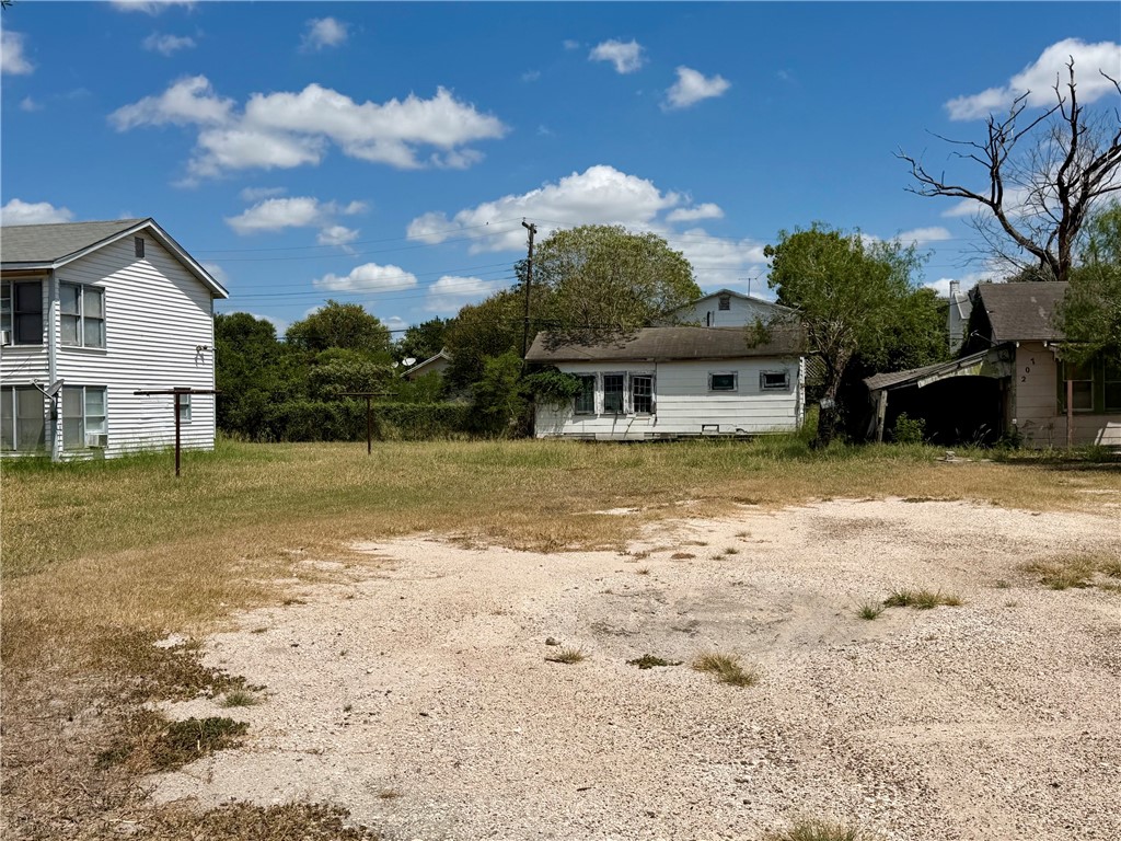 704 W Nettie Property Photo