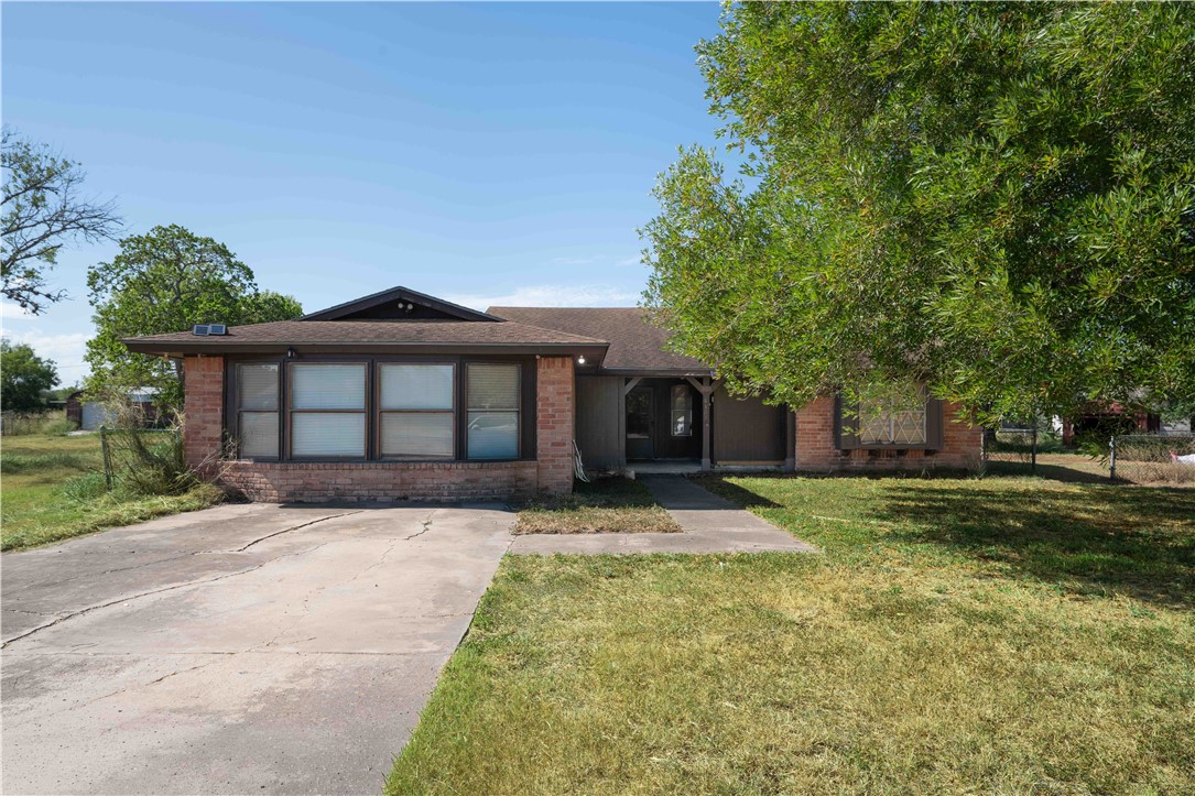 4132 Colony Dr Property Photo 3