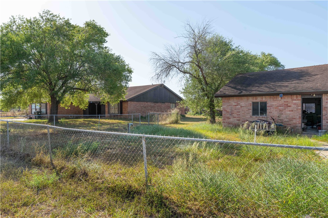 4132 Colony Dr Property Photo 5