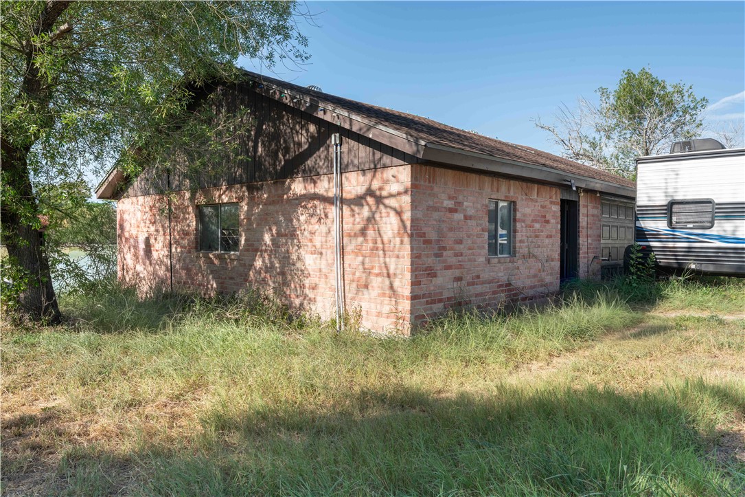 4132 Colony Dr Property Photo 6
