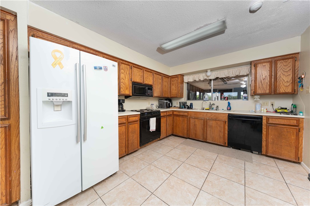 4132 Colony Dr Property Photo 16