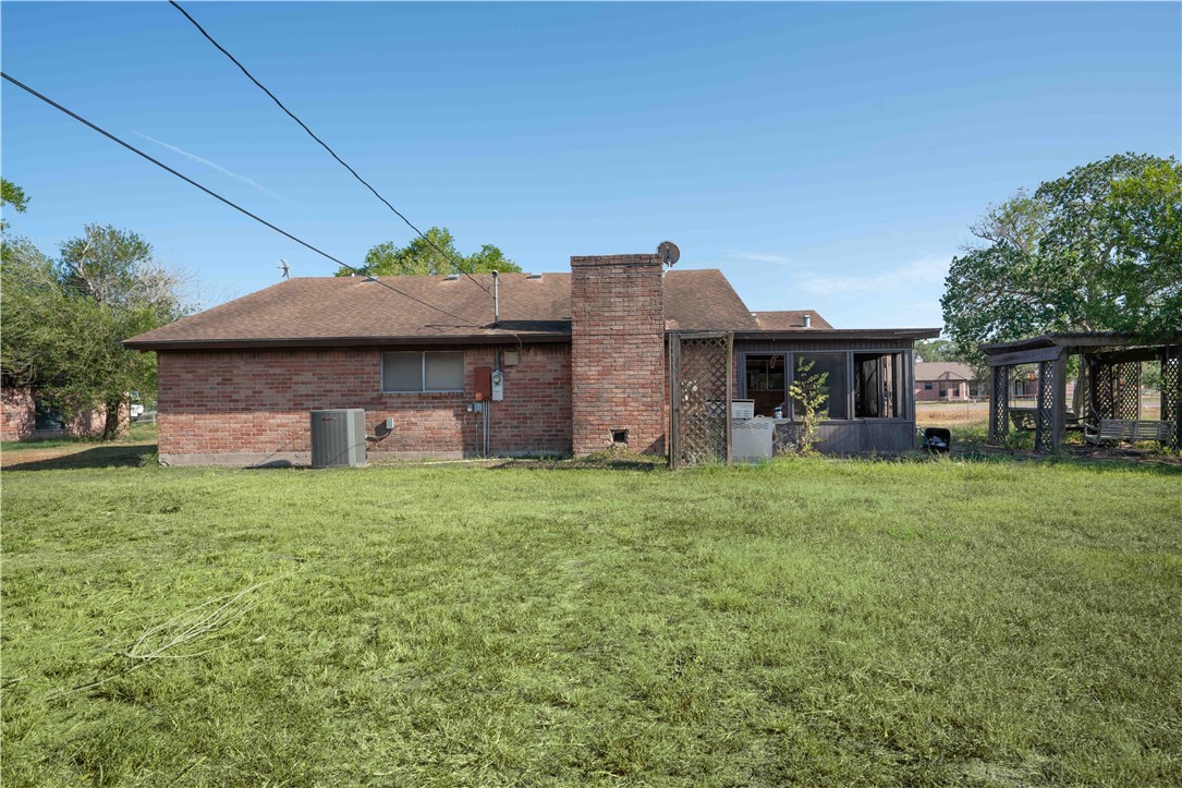 4132 Colony Dr Property Photo 35