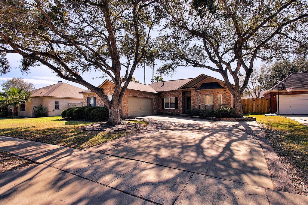 7642 Dallas St Property Photo 1