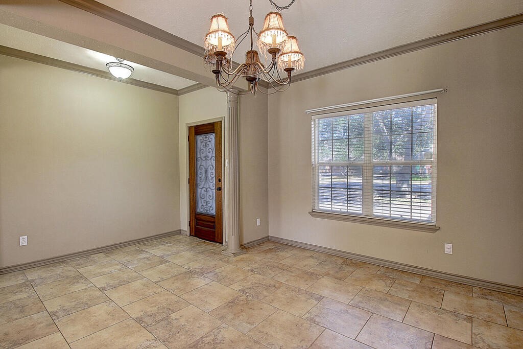 7642 Dallas St Property Photo 6