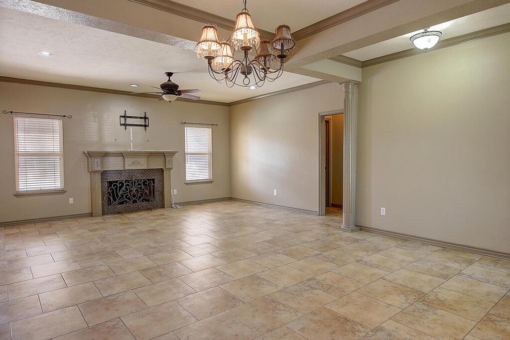 7642 Dallas St Property Photo 8