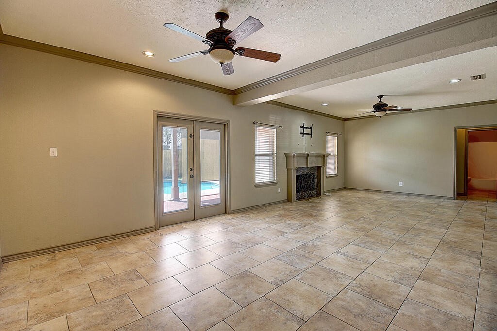 7642 Dallas St Property Photo 10