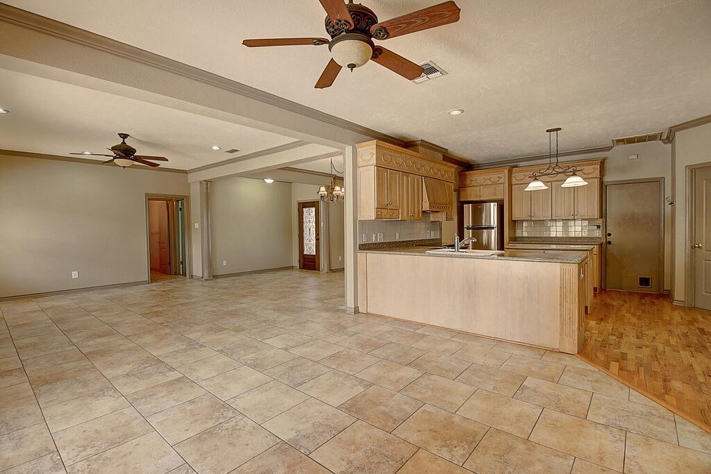 7642 Dallas St Property Photo 12