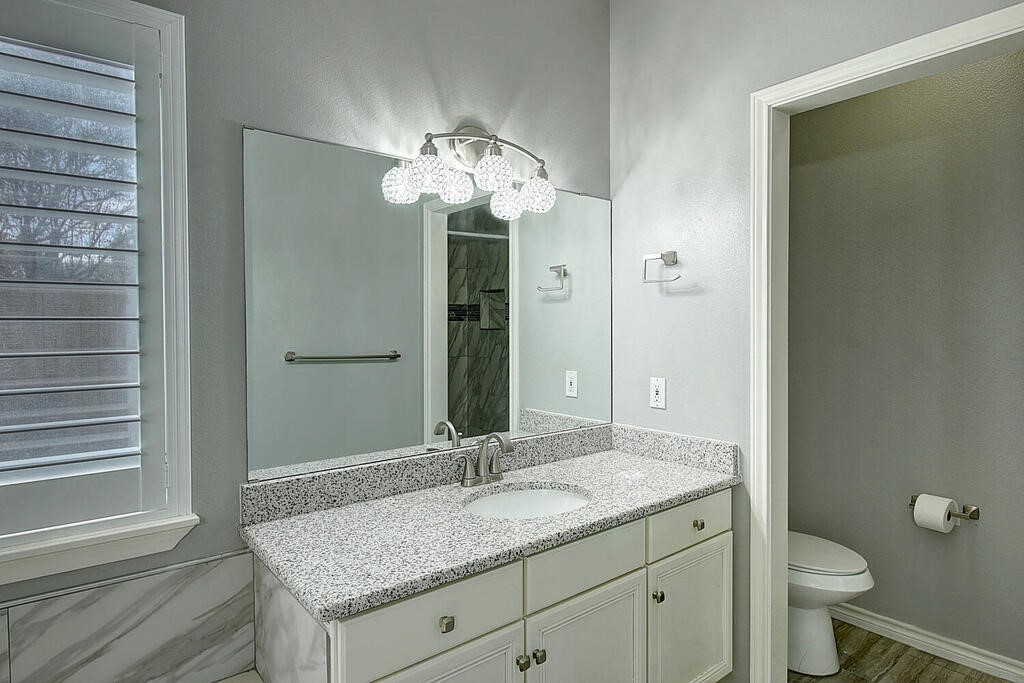 7642 Dallas St Property Photo 26