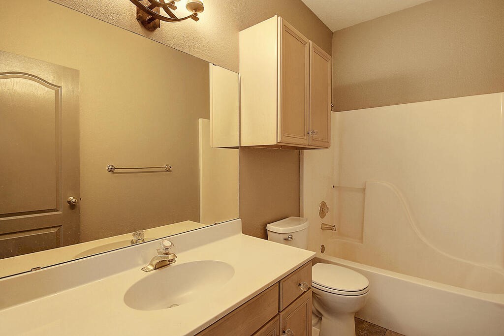 7642 Dallas St Property Photo 29