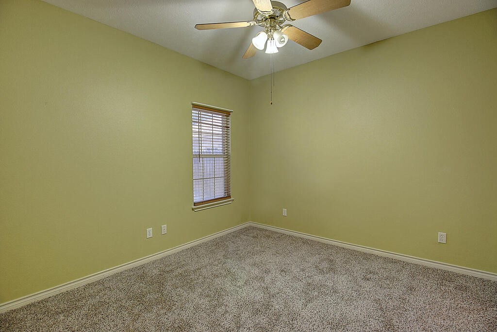 7642 Dallas St Property Photo 30