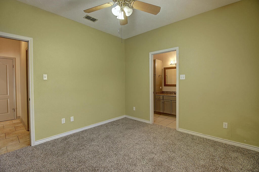 7642 Dallas St Property Photo 35