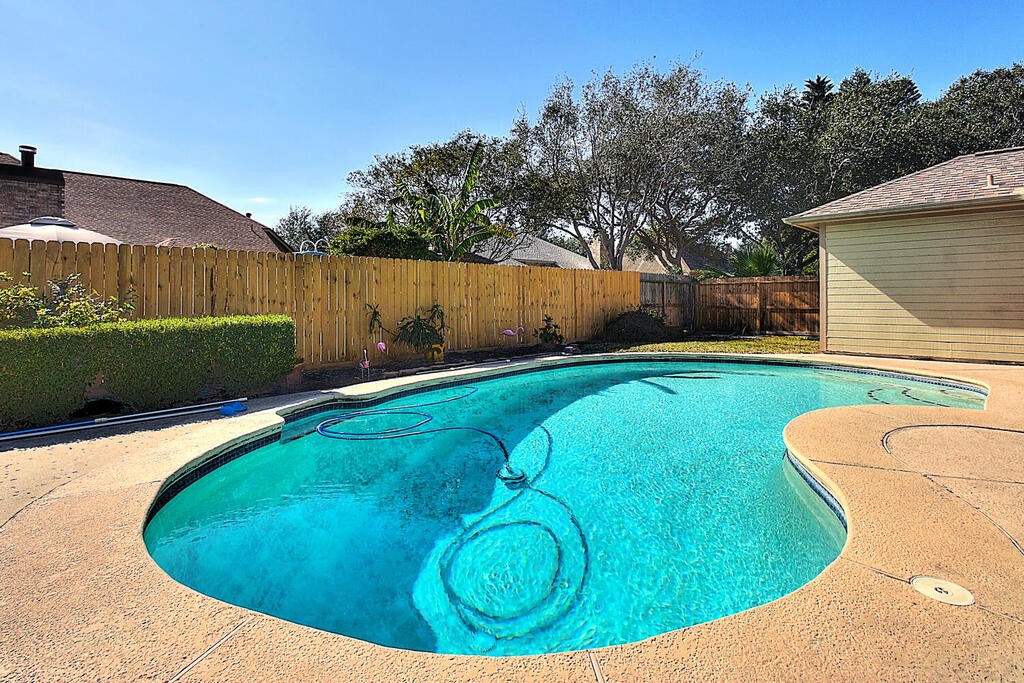 7642 Dallas St Property Photo 36
