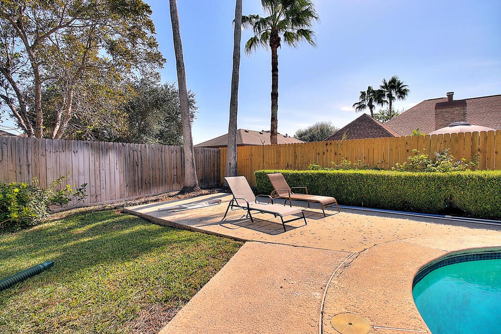 7642 Dallas St Property Photo 38