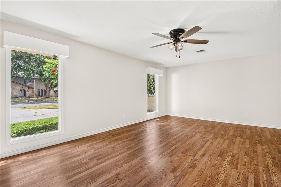 5037 Moultrie Dr Property Photo 3