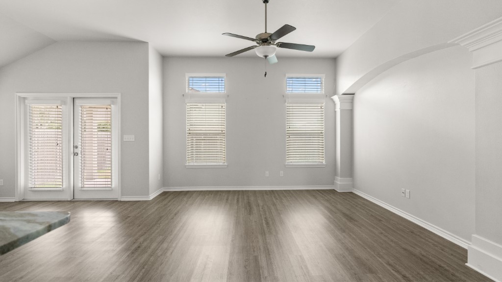 2106 Spoonbill Dr Property Photo 8