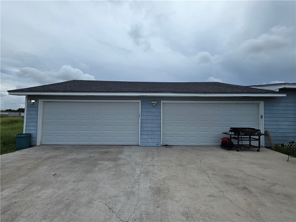 1401 Fm 1069 Property Photo 3