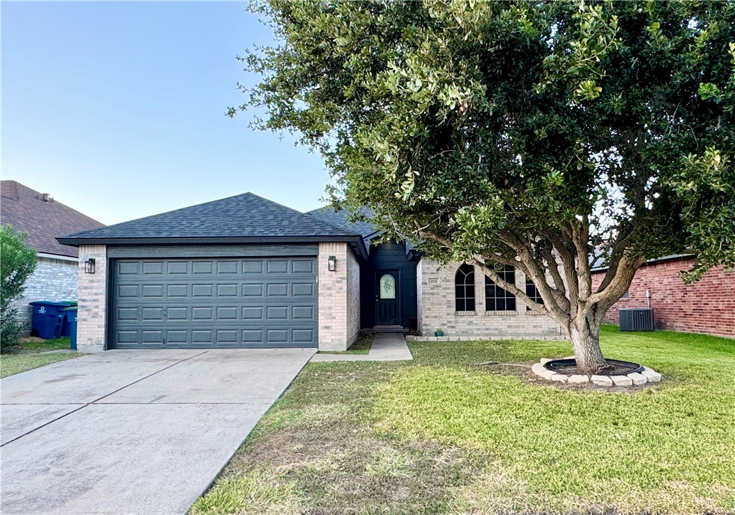 2111 Bay Breeze Property Photo 1