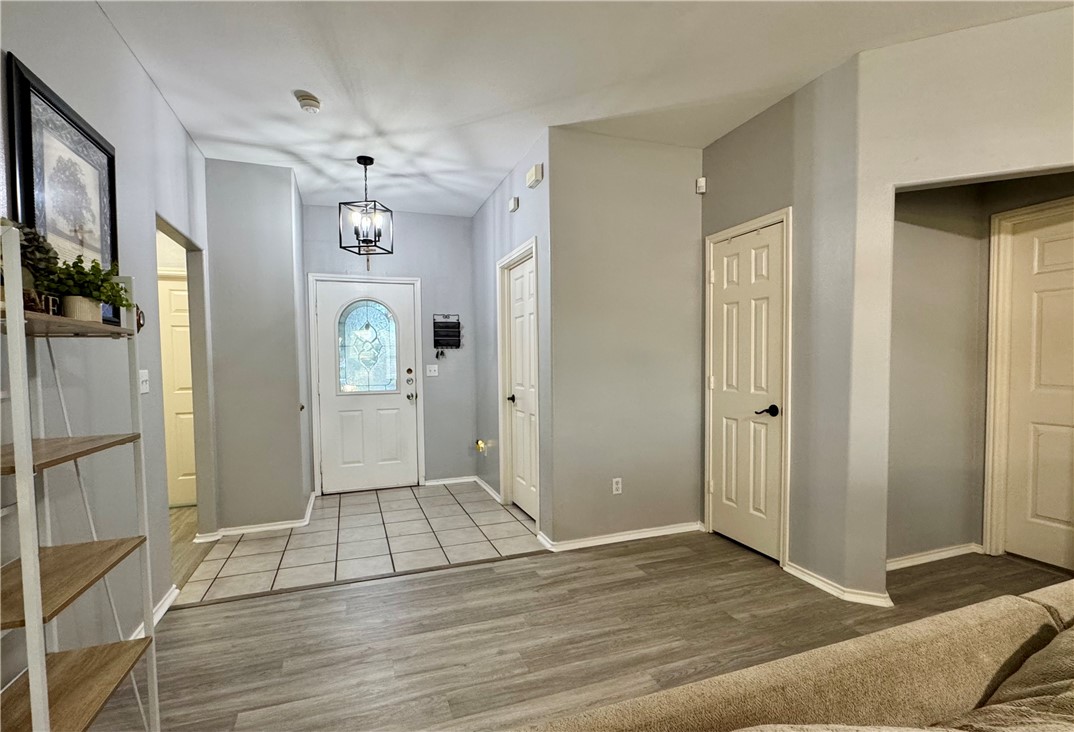 2111 Bay Breeze Property Photo 4