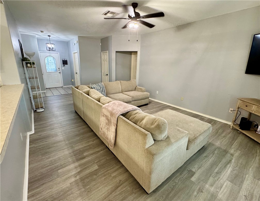 2111 Bay Breeze Property Photo 8