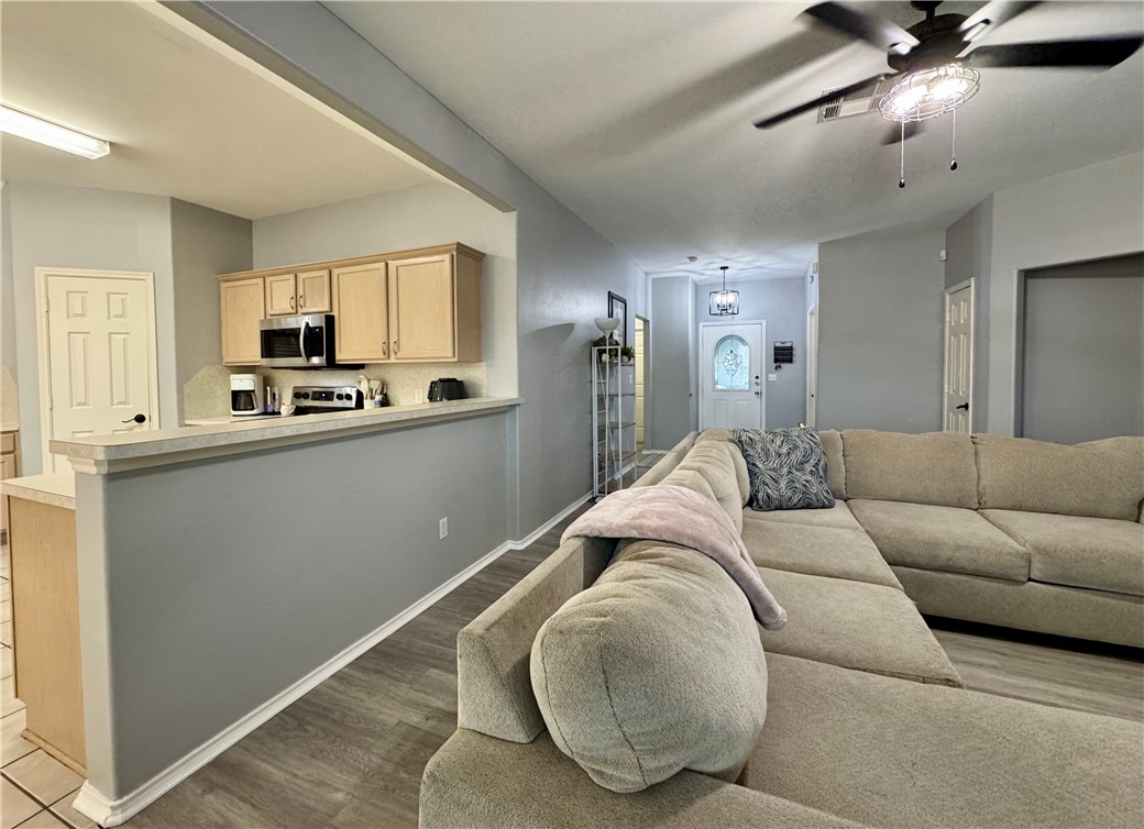 2111 Bay Breeze Property Photo 9