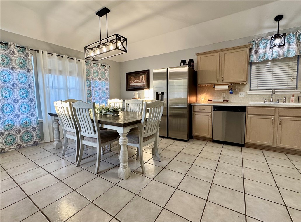 2111 Bay Breeze Property Photo 11