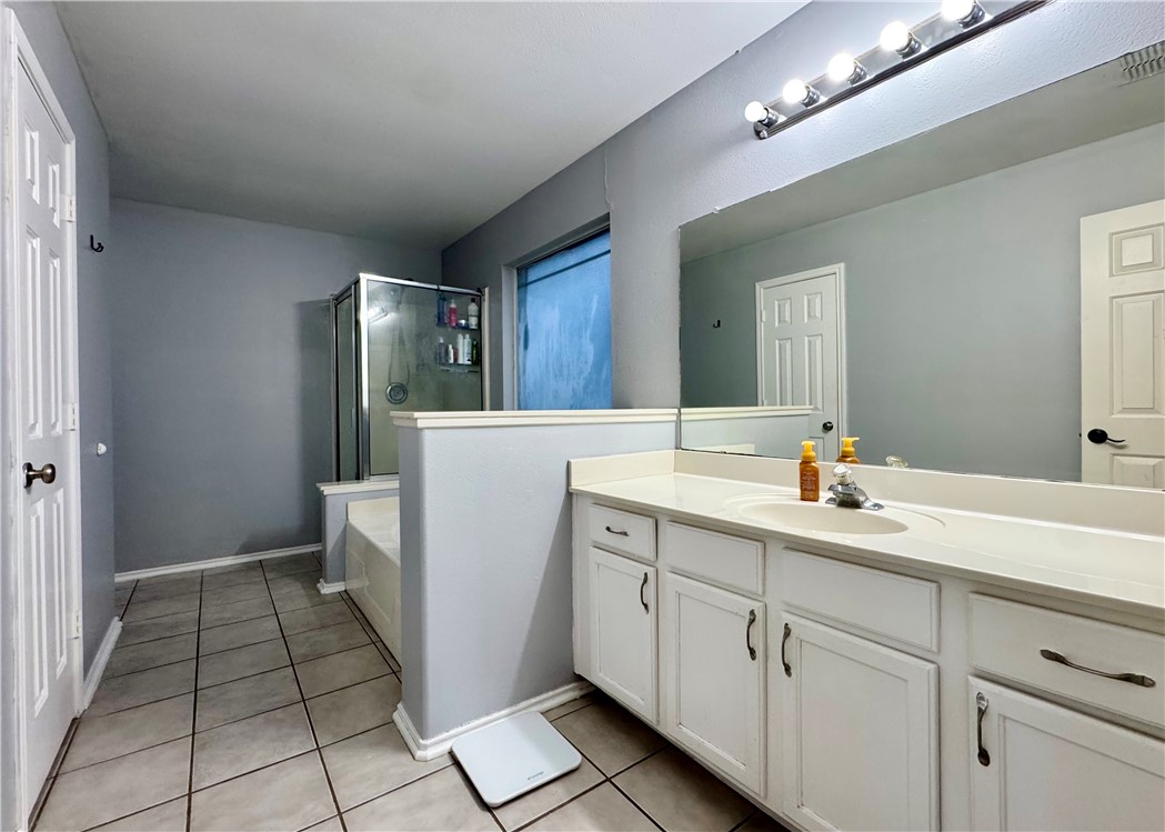2111 Bay Breeze Property Photo 16